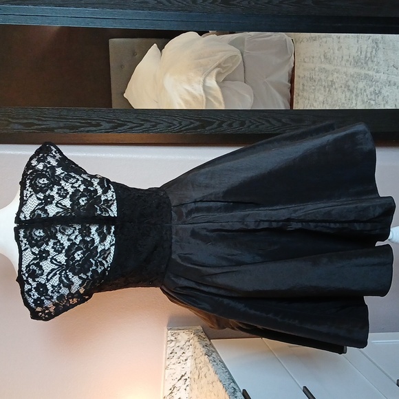 Marchesa Notte Black Lace Cocktail Dress Size 4 - Picture 7 of 14